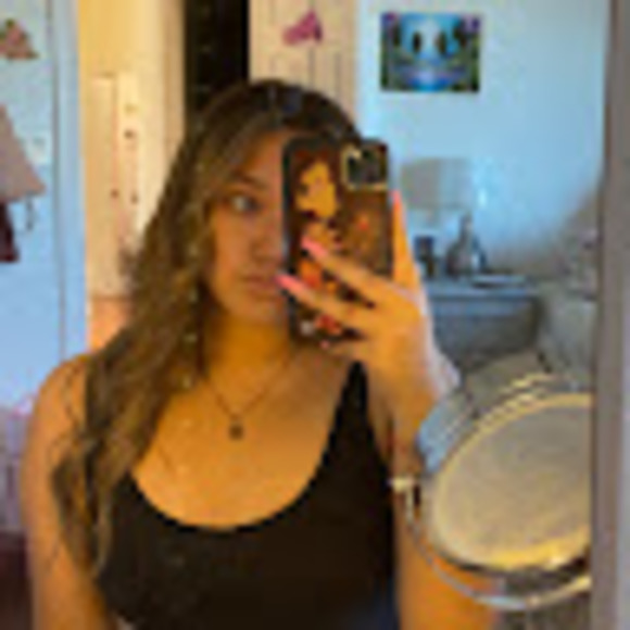 Meet your Posher, Daniela - Picture 1 of 1